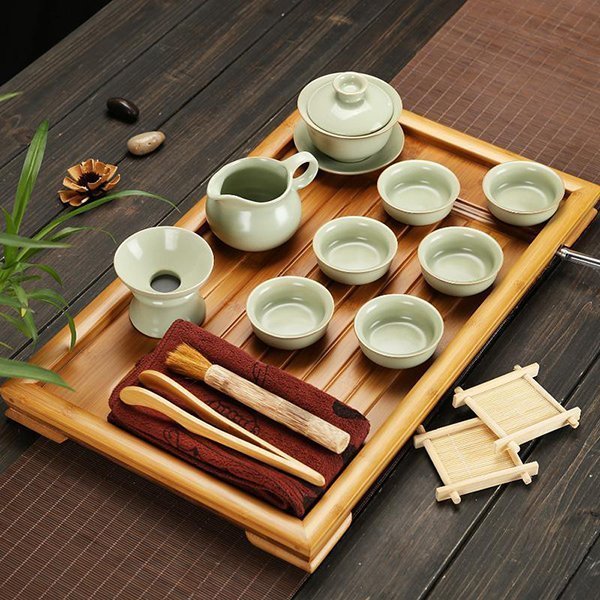A proper bamboo tea tray should have a perfectly smooth surface