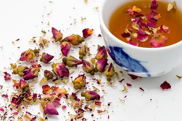 Make rose tea with dried buds and petals