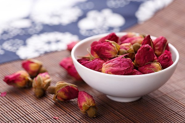 Rose tea can help to eliminate sleep disturbance