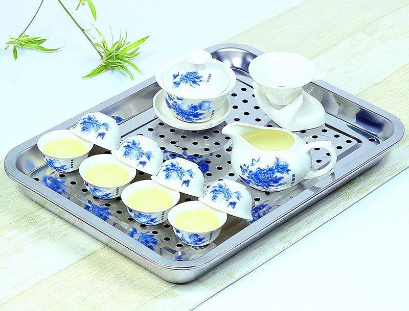 Stainless steel tea tray with a too monotonous style