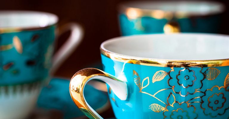 4 Tips Help Choose The Right Teacups To Improve Your Tea Experiences