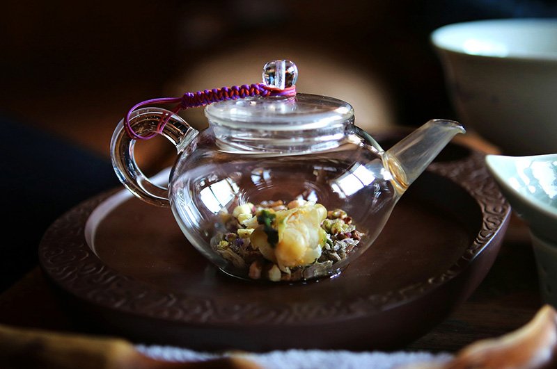 The glass teapot is the best for making herbal tea