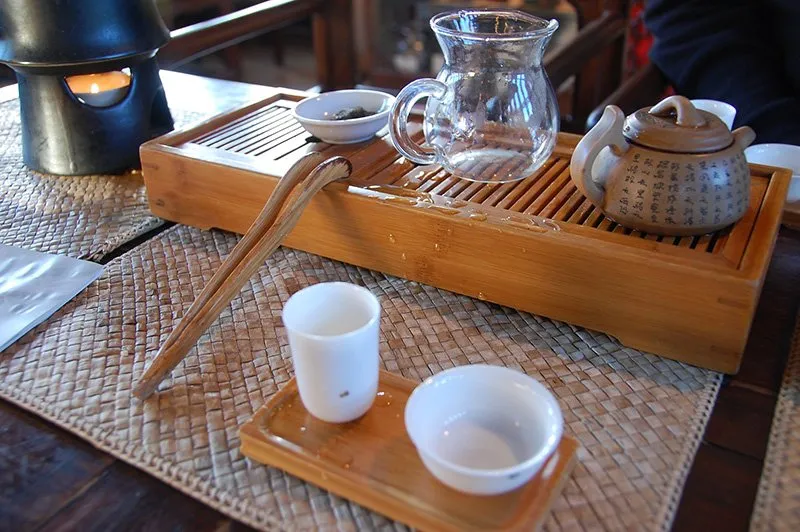 During the gongfu tea brewing, water will be all around