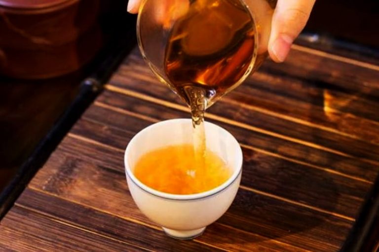 Dongfang Meiren Tea: Top Oolong Produced In A Bug-Bitten Way