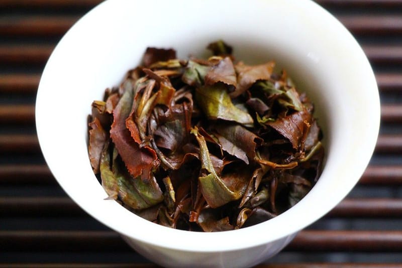 Green leaves with red edge is the characteristic of high-quality Oolong