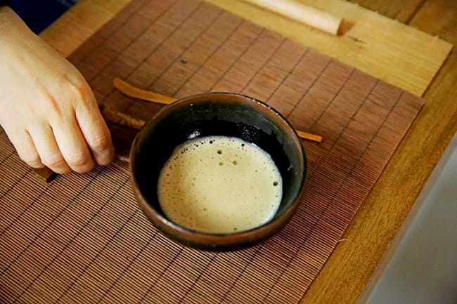 Imitate the ancient Dian Cha way to make tea