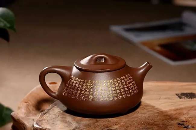 Poems' carving on the Zisha teapot body