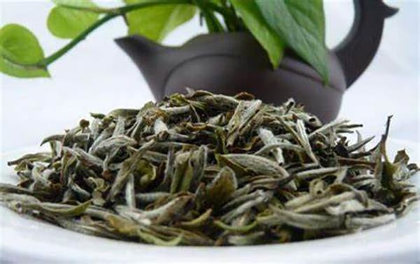 Most high-quality teas have white fuzz on the tips