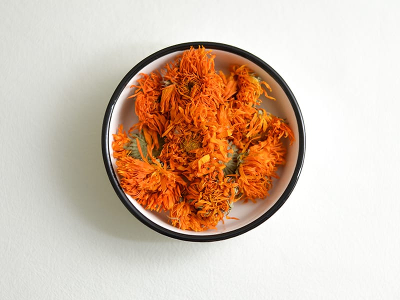 dried calendula flowers